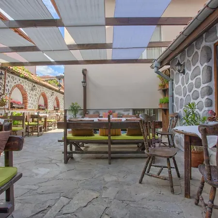 فندق Vezyuva House 3*