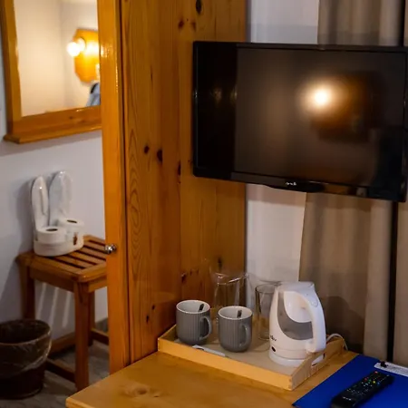 Hotel Veziova House 3*