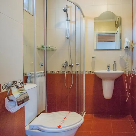 فندق Vezyuva House 3*