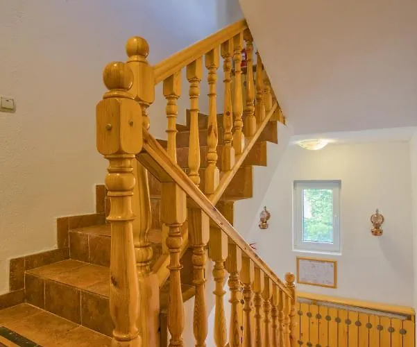 Hotel Vezyuva House 3*