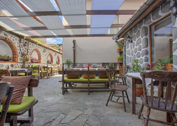 Hotel Vezyuva House 3*