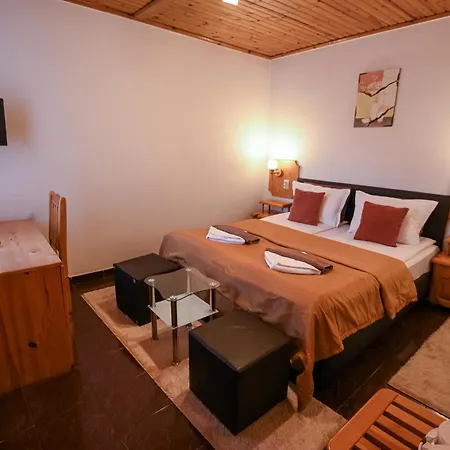 Veziova House 3* בנסקו