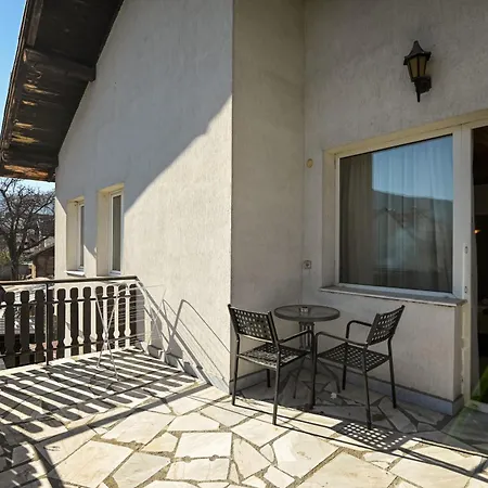 Veziova House מלון 3*