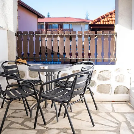 מלון Veziova House