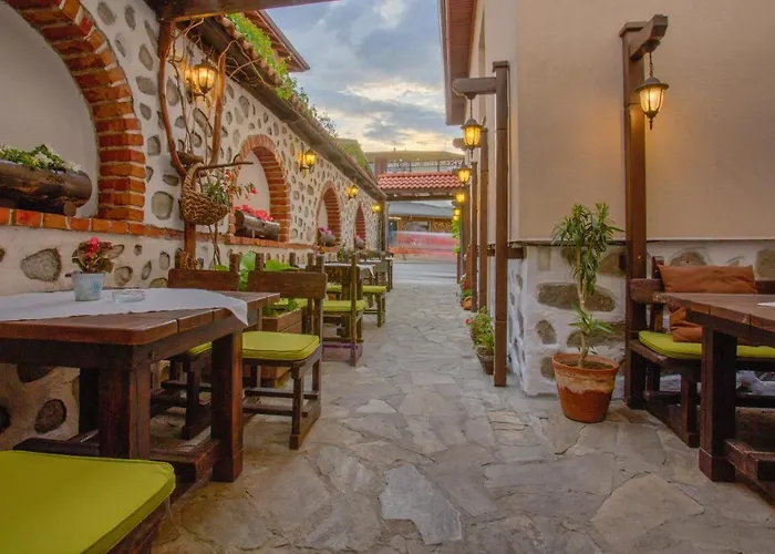 Hotel Vezyuva House 3*